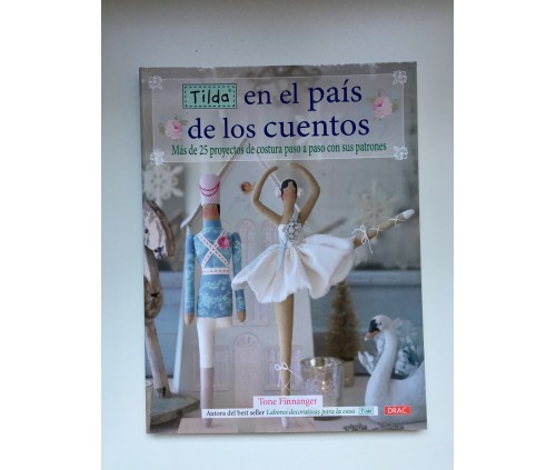 "Tilda en el país de los cuentos". Tilda