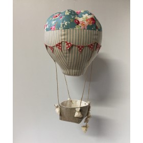 Volant amb banderoles (ratlles vermelles)