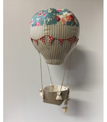 Volant amb banderoles (ratlles vermelles)