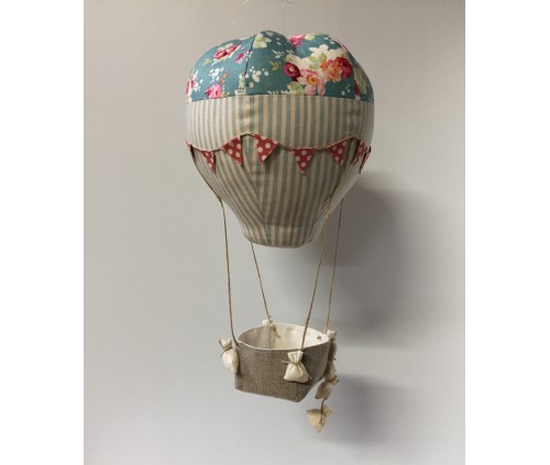 Volant amb banderoles (ratlles vermelles)